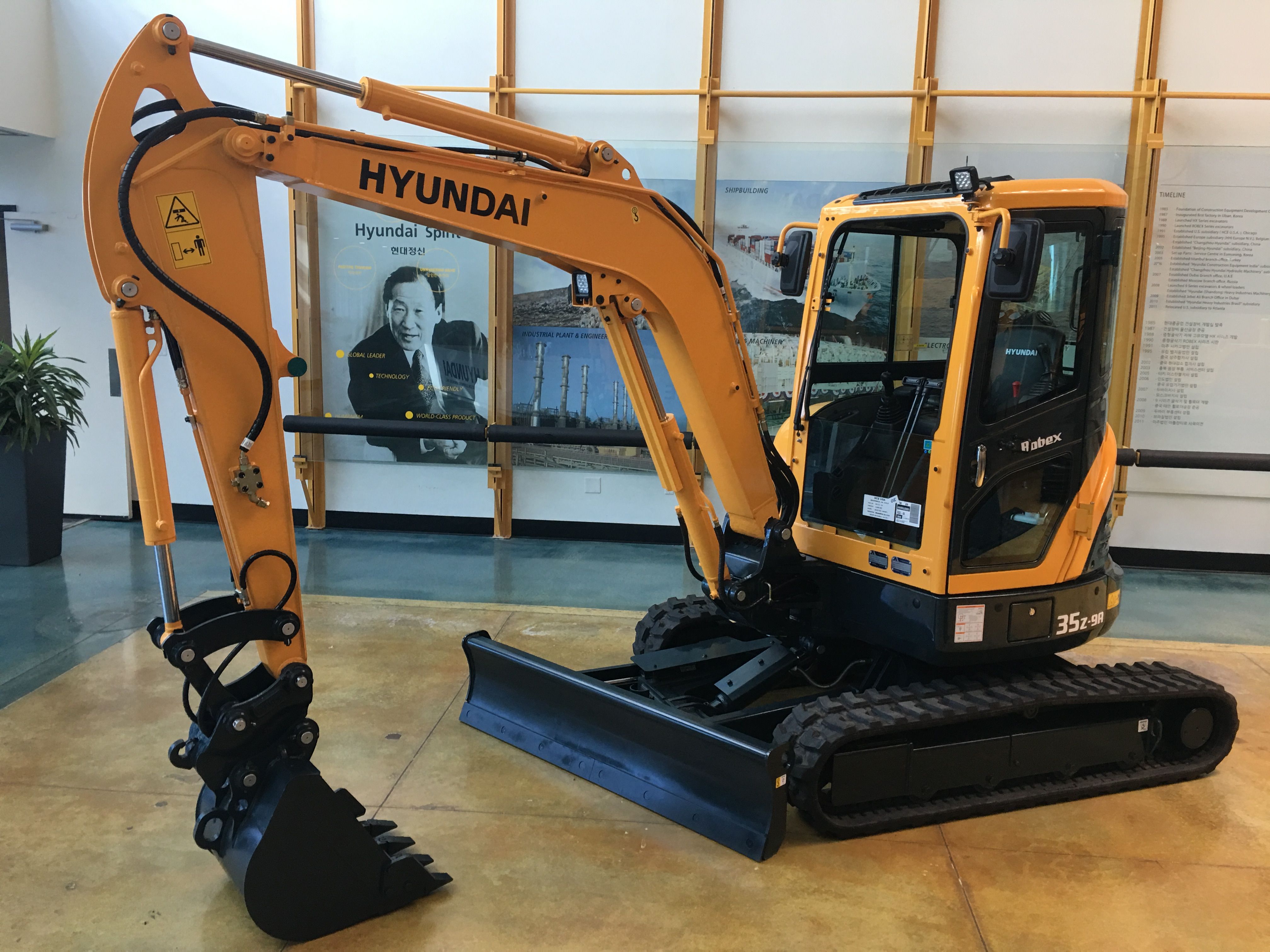 Hyundai Upgrades R35Z-9A Compact Excavator