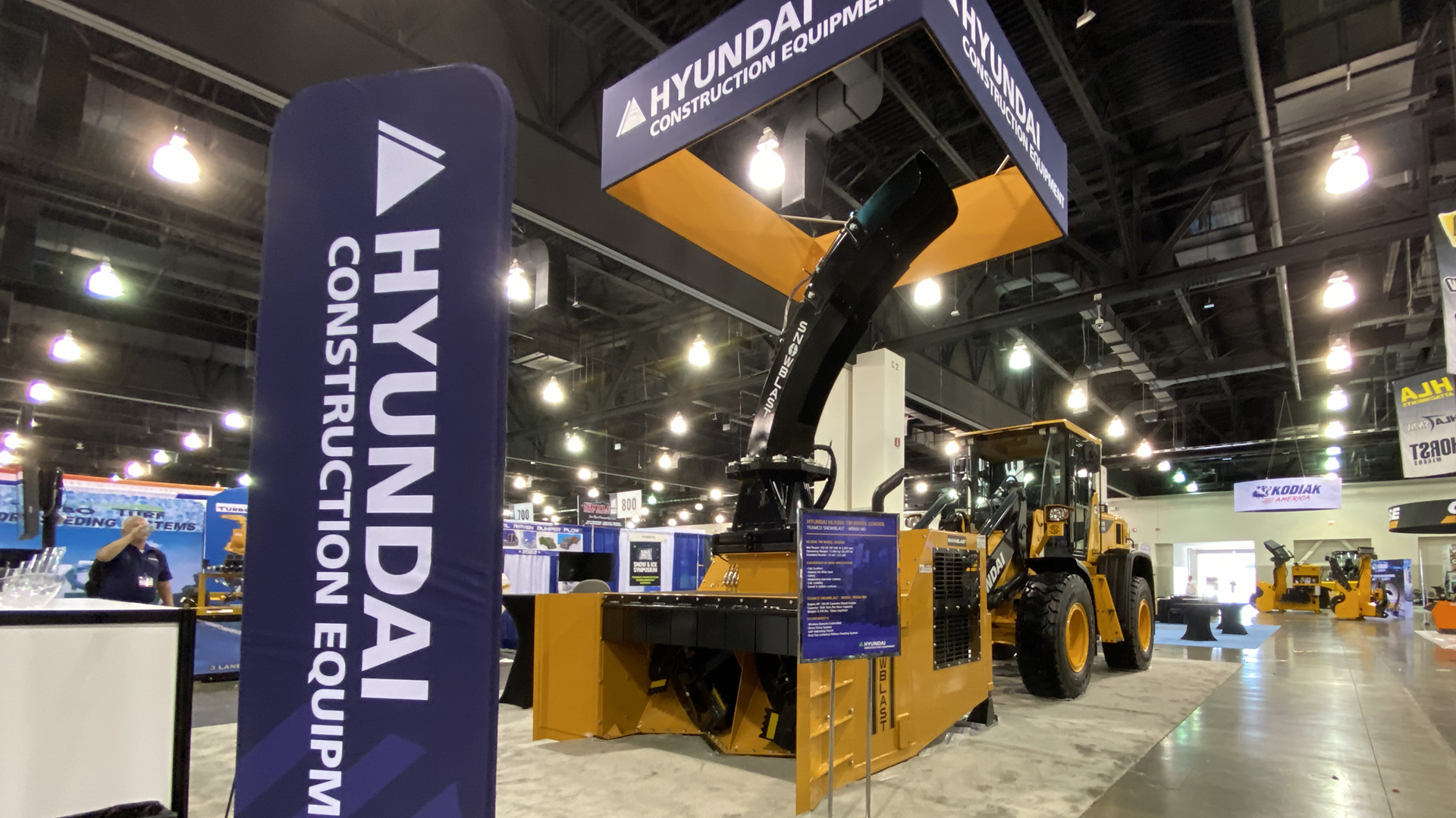 Hyundai to Take Its Latest Wheel Loader, Outfitted for Snow Removal, to SIMA
